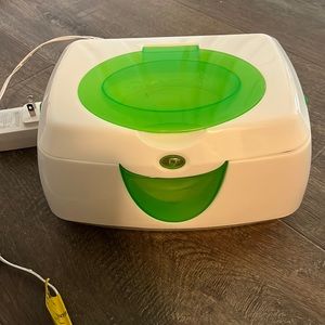 Munchkin warm glow wipe warmer